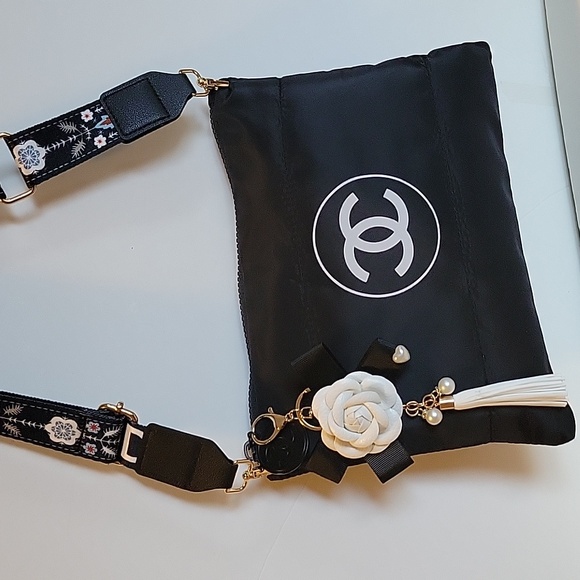 Chanel Black Makeup Pouch - Picture 1 of 8
